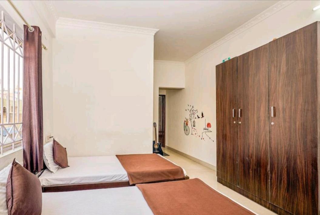 Transit Dorms - A Backpackers & Hostel