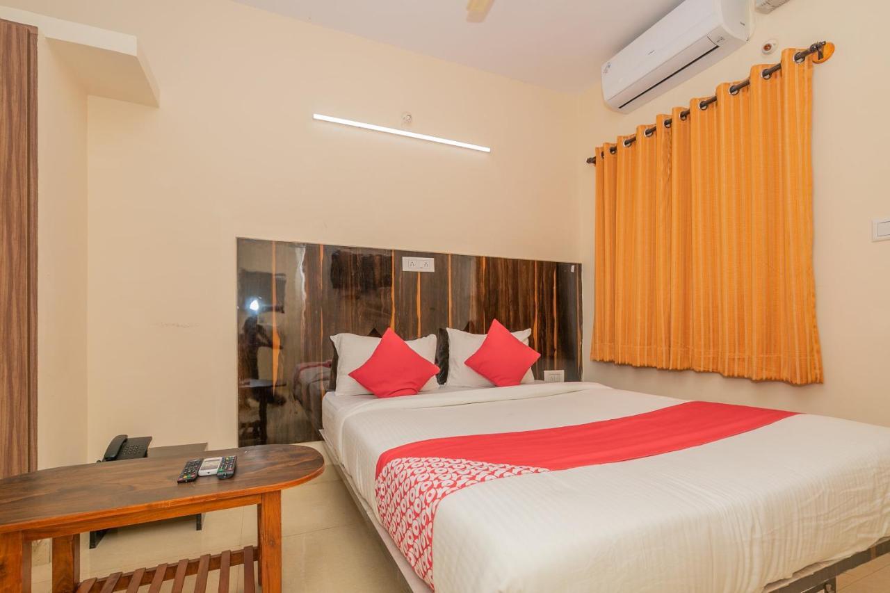 Oyo 28778 La Melodie Hotel