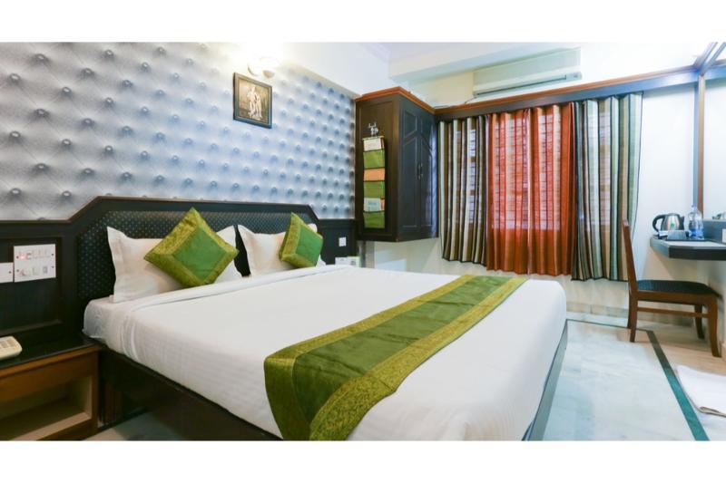 Treebo Adarsh Hotel 3*