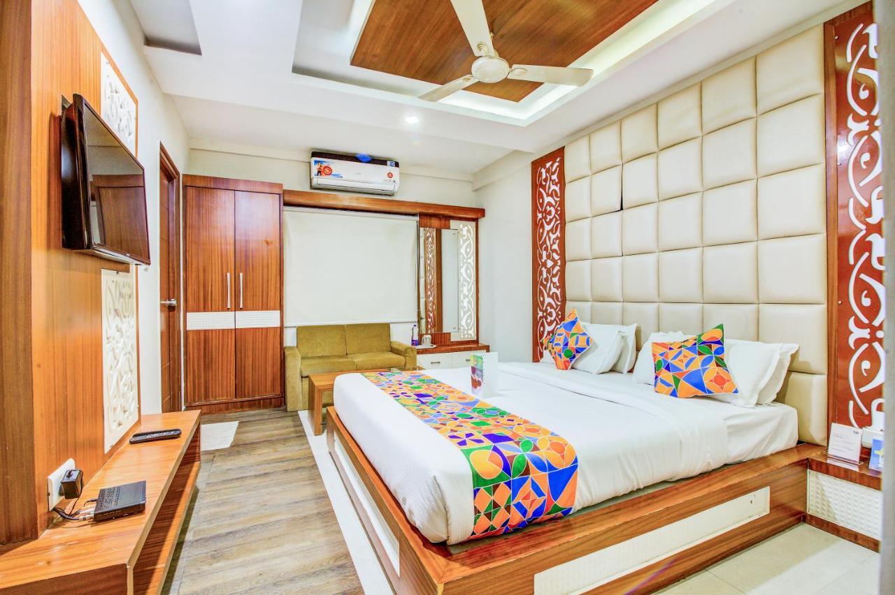 Fabhotel Empark Hotel