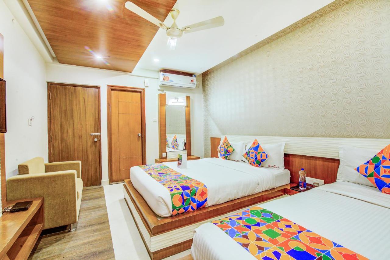 Fabhotel Empark Hotel 3*