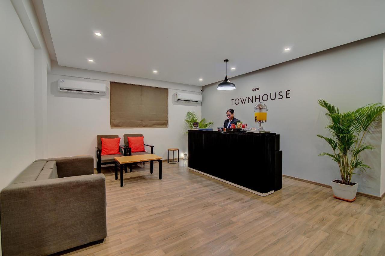Hotel Oyo Townhouse 49 Hsr Layout Bangalore