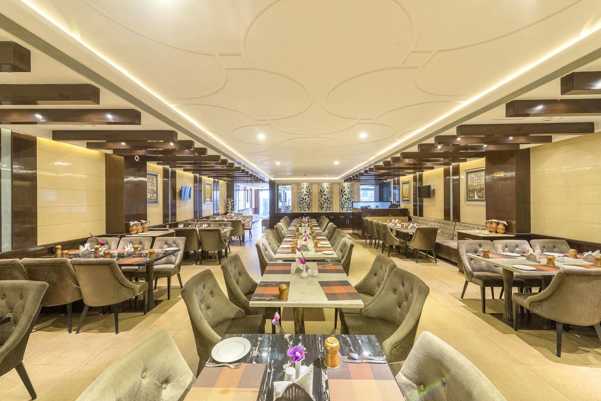 Hotel Sahar Pavillion