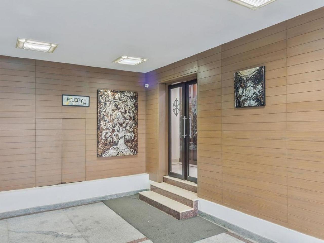 Hotel Felicity Egl By Sky Stays