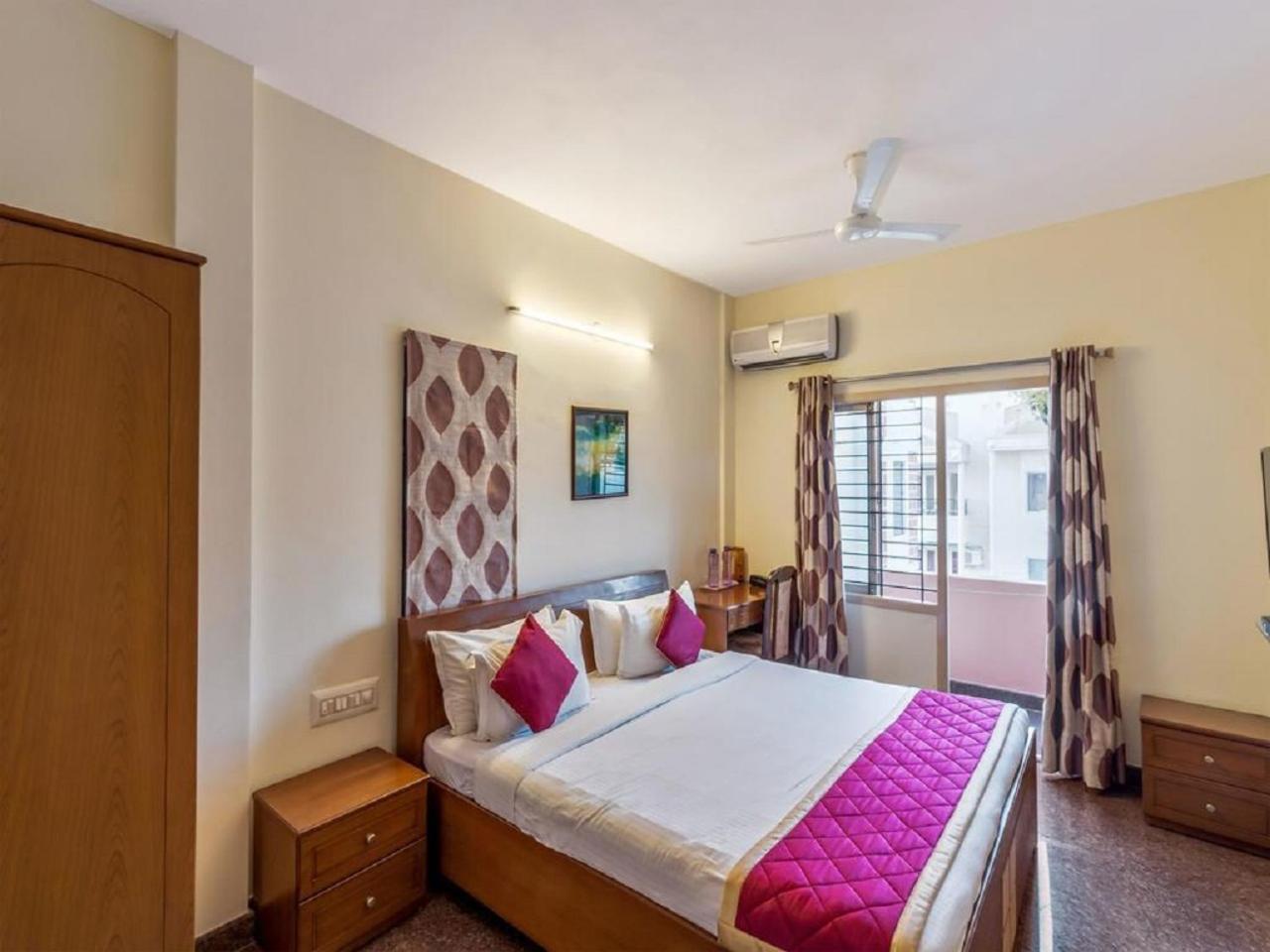 Hotel Felicity Egl By Sky Stays