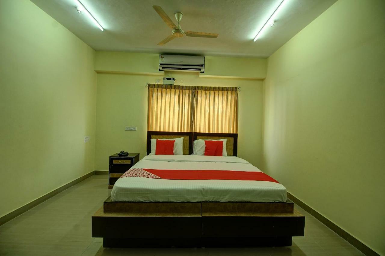 Oyo 36976 Rajashree Comforts Hotel