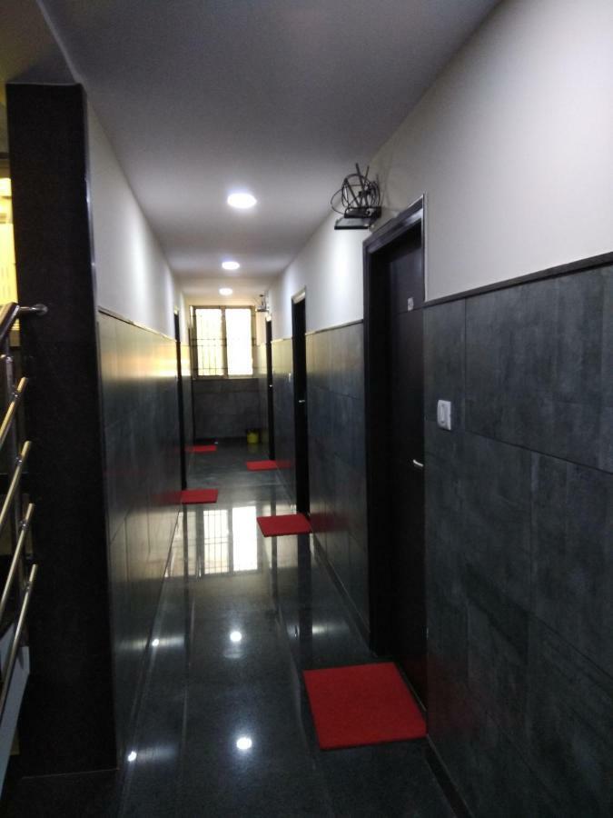 Dunhill Jungle View Hotel 2*