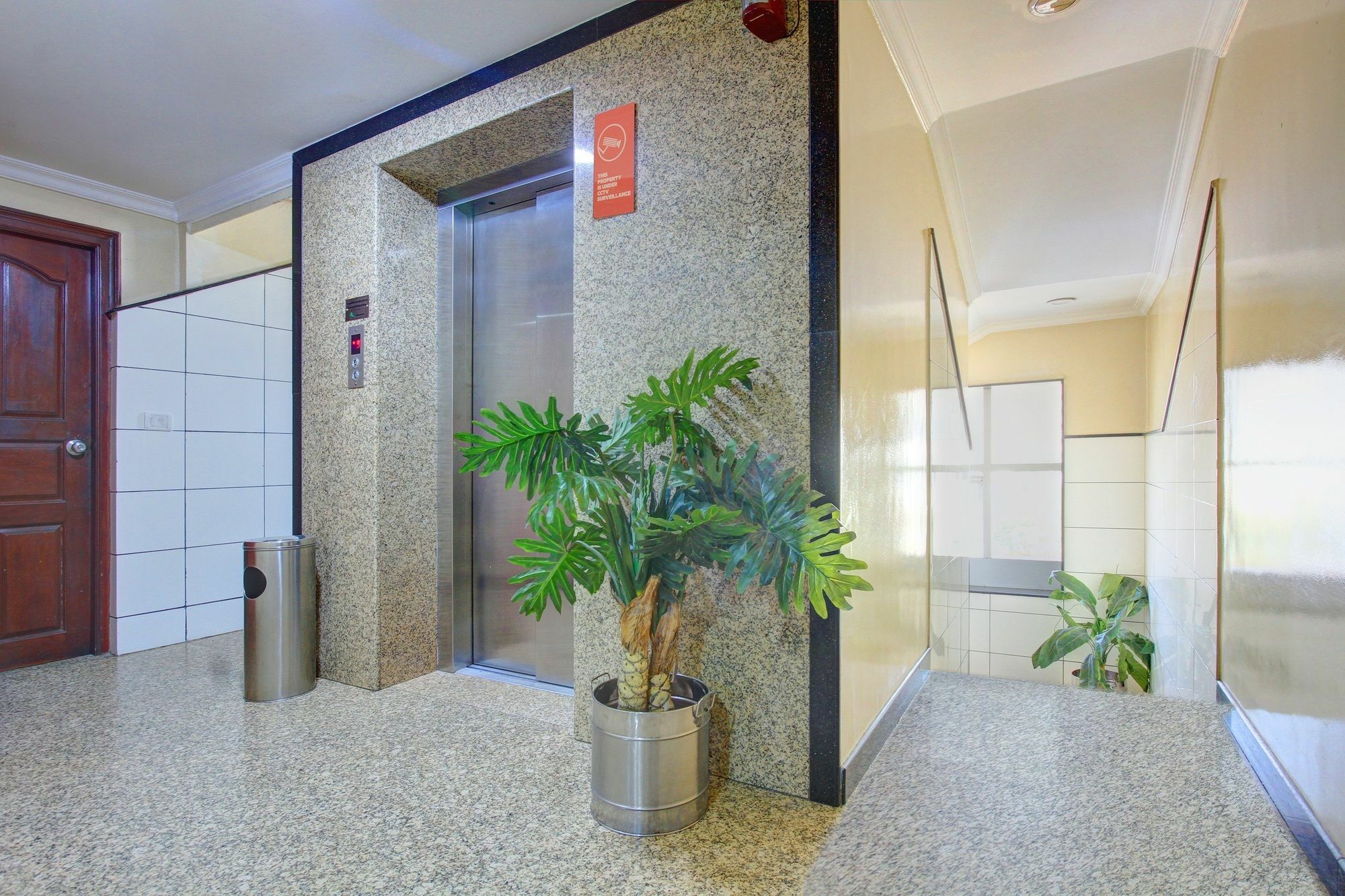 Oyo 11390 Vaibhav Residency Hotel 3*