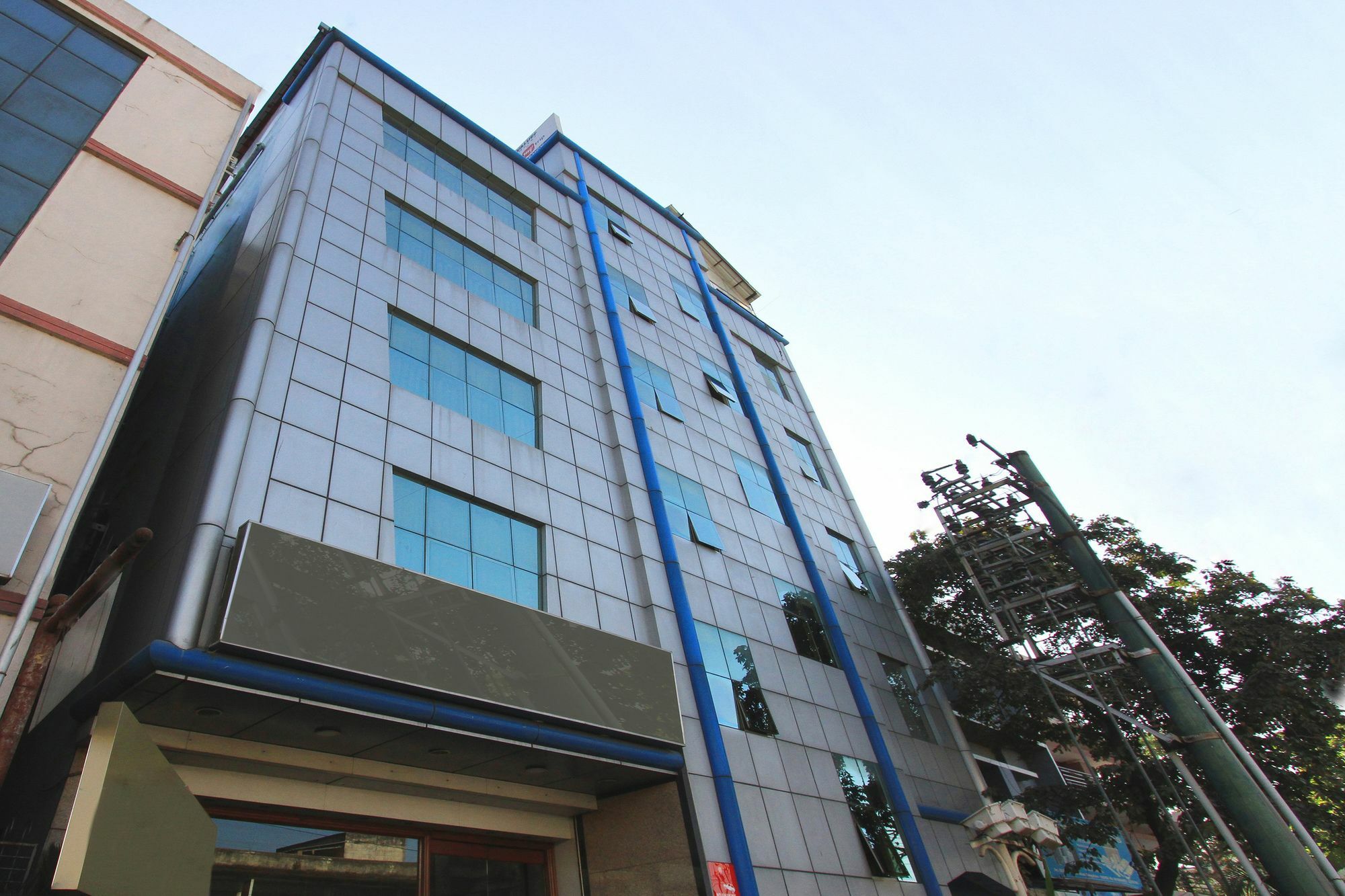 Oyo 11390 Vaibhav Residency