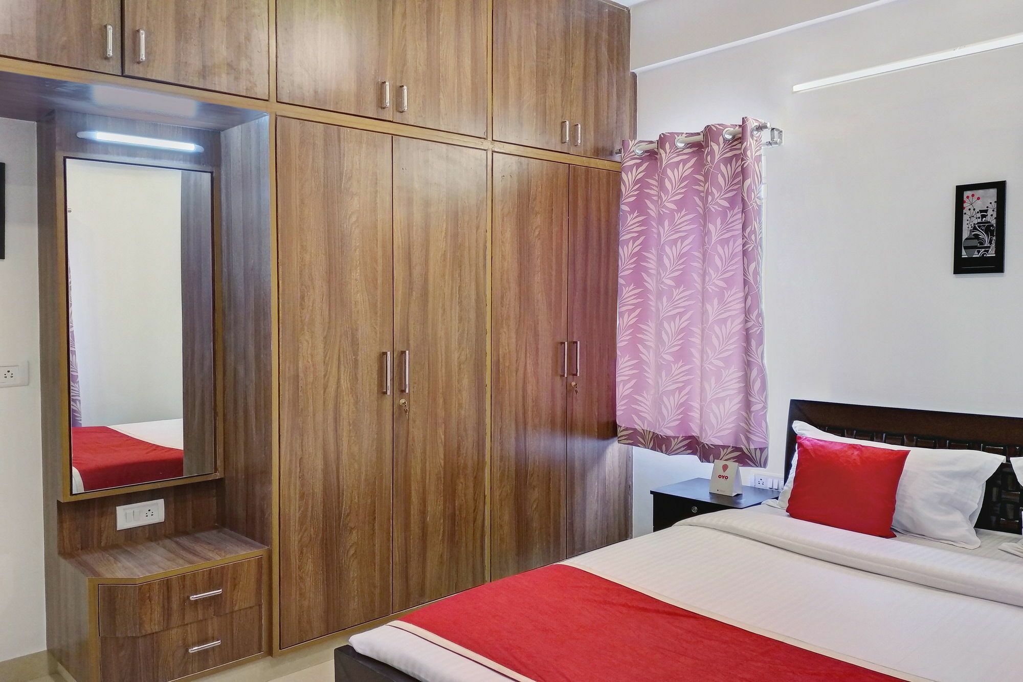 Hotel Capital O 10026 Kings 3*