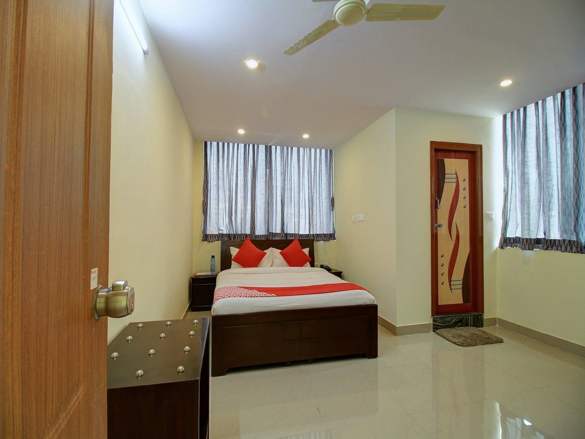 Oyo Flagship 15564 Felicity Hotel
