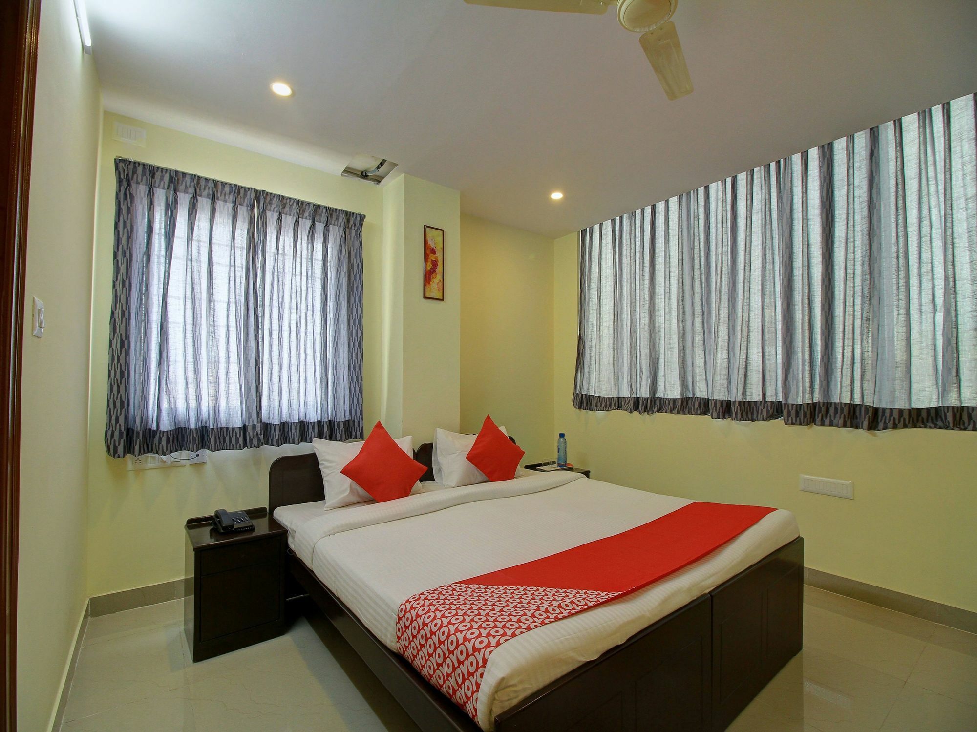 Oyo Flagship 15564 Felicity Hotel 3*