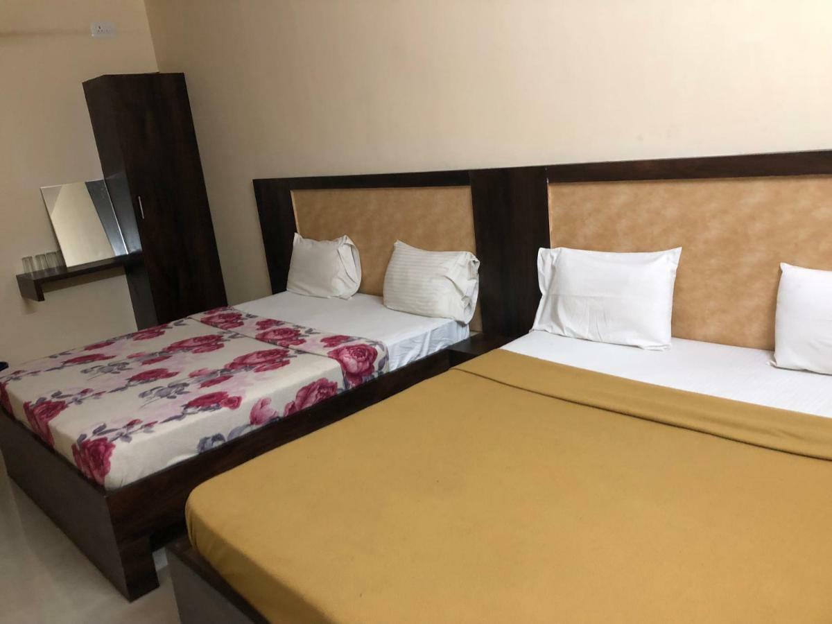 Veekay Hotel