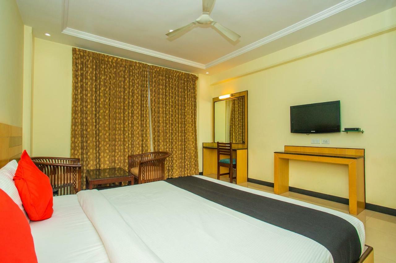 Hotel Capital O 2233 Kandi Tree 3*