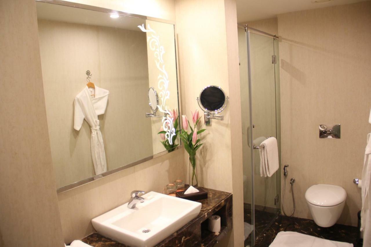 Hotel Howard Johnson By Wyndham, Hebbal, 4*