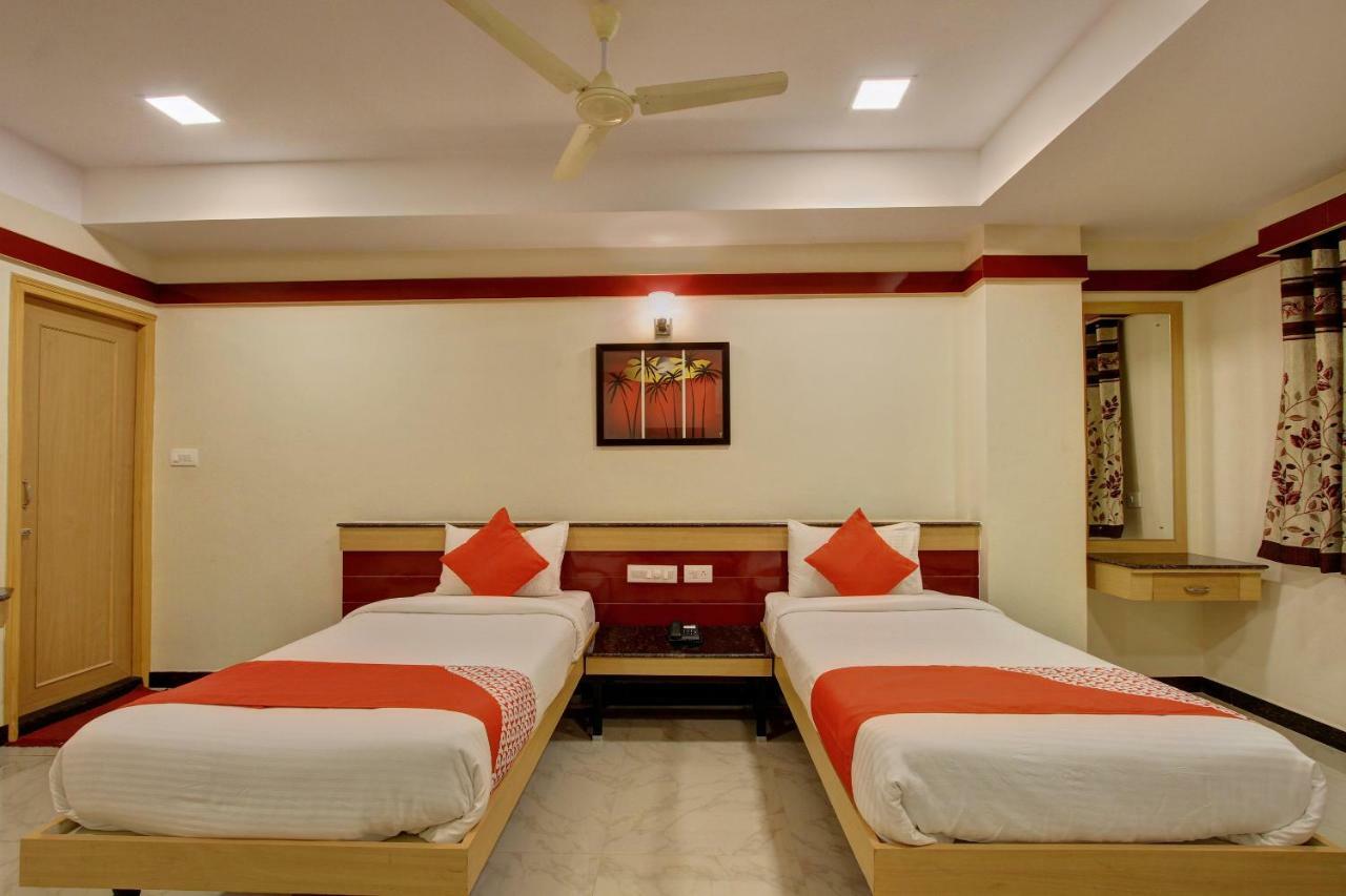 Hotel Oyo 13567 1bhk And 3*