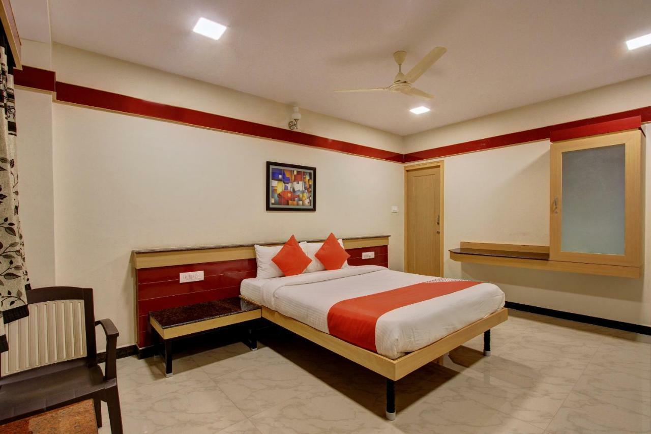 Hotel Oyo 13567 1bhk And 3*