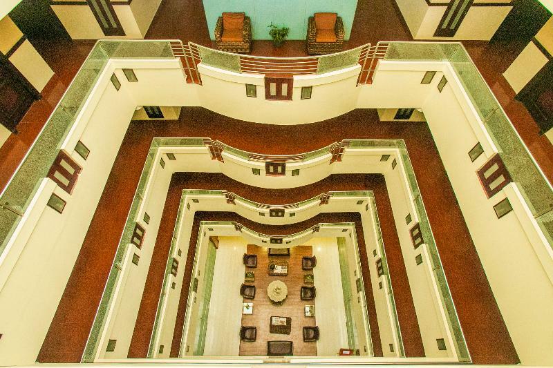 Shilton Royale Hotel 3*