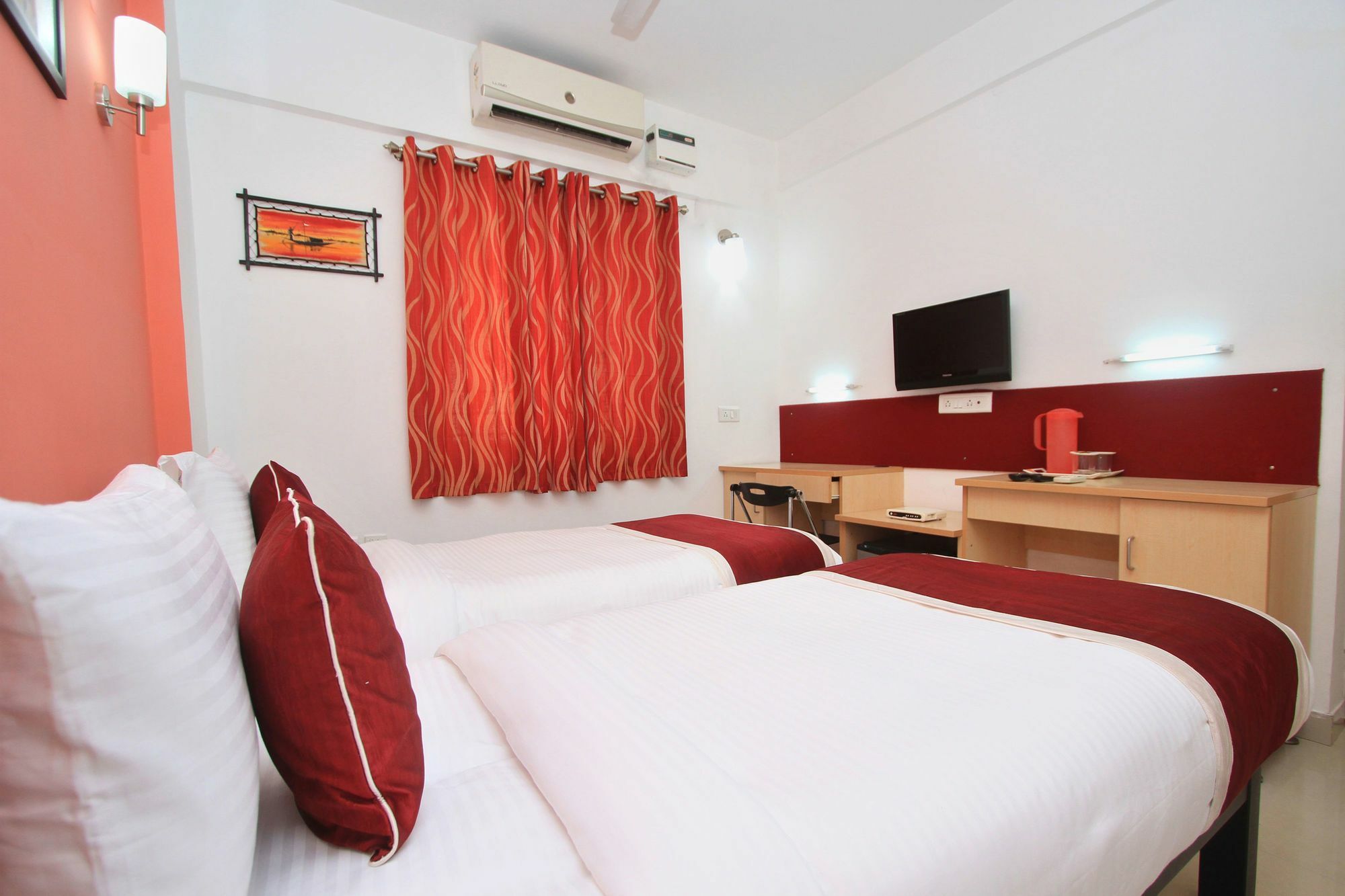 Hotel Oyo 9768 Gokul Harmony 3*