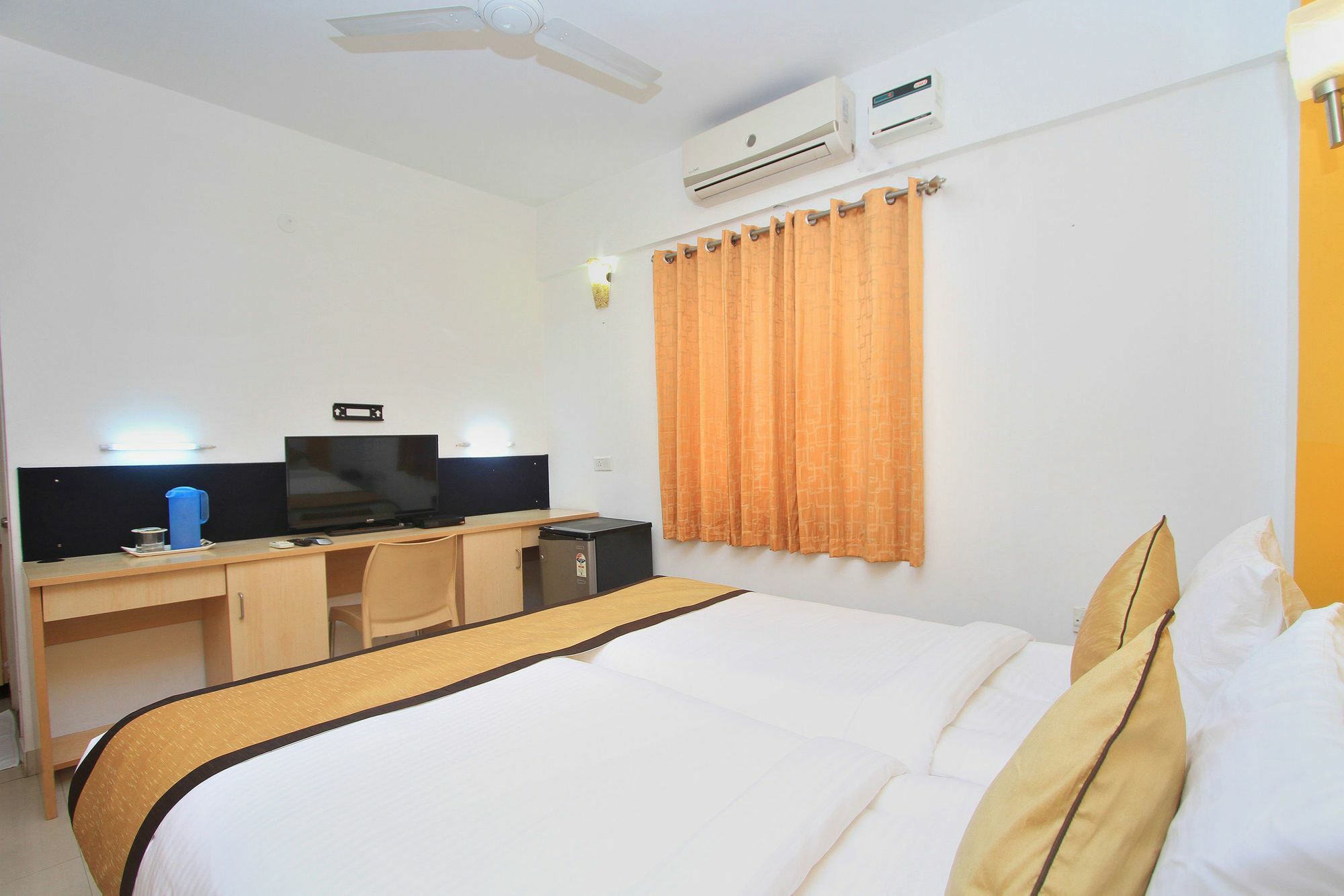 Oyo 9768 Gokul Harmony 3*