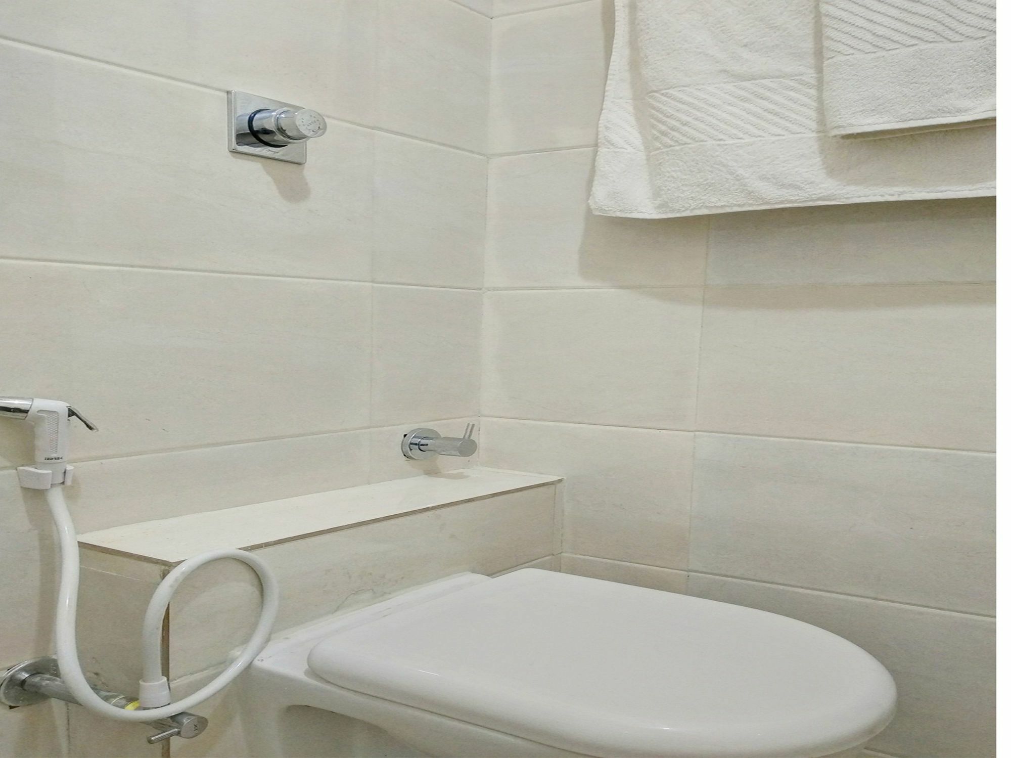 Oyo 10521 Gck Hotel Bangalore