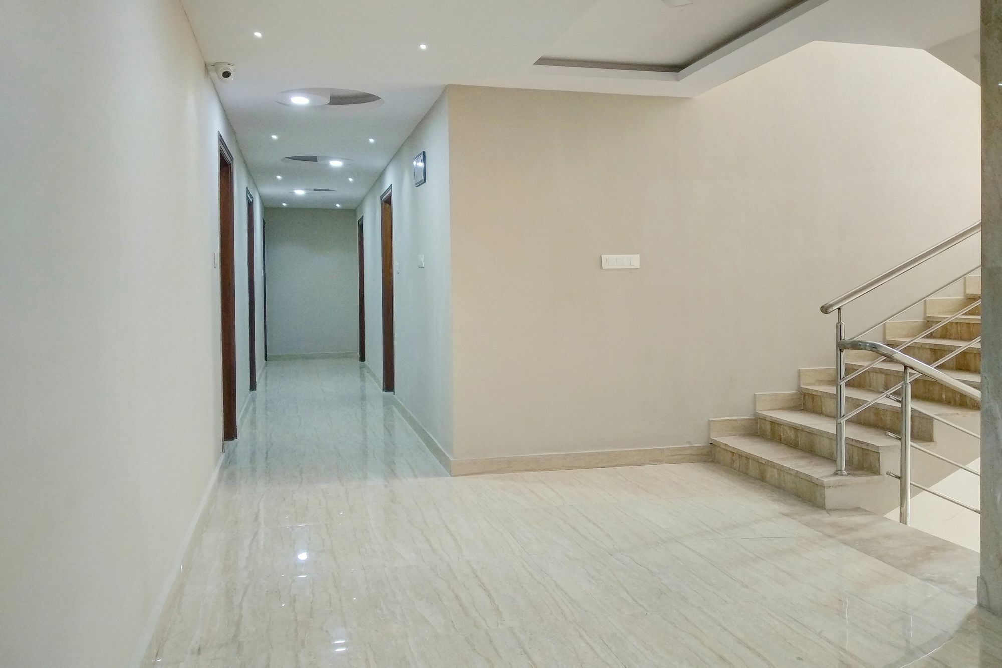 Oyo 10521 Gck Bangalore