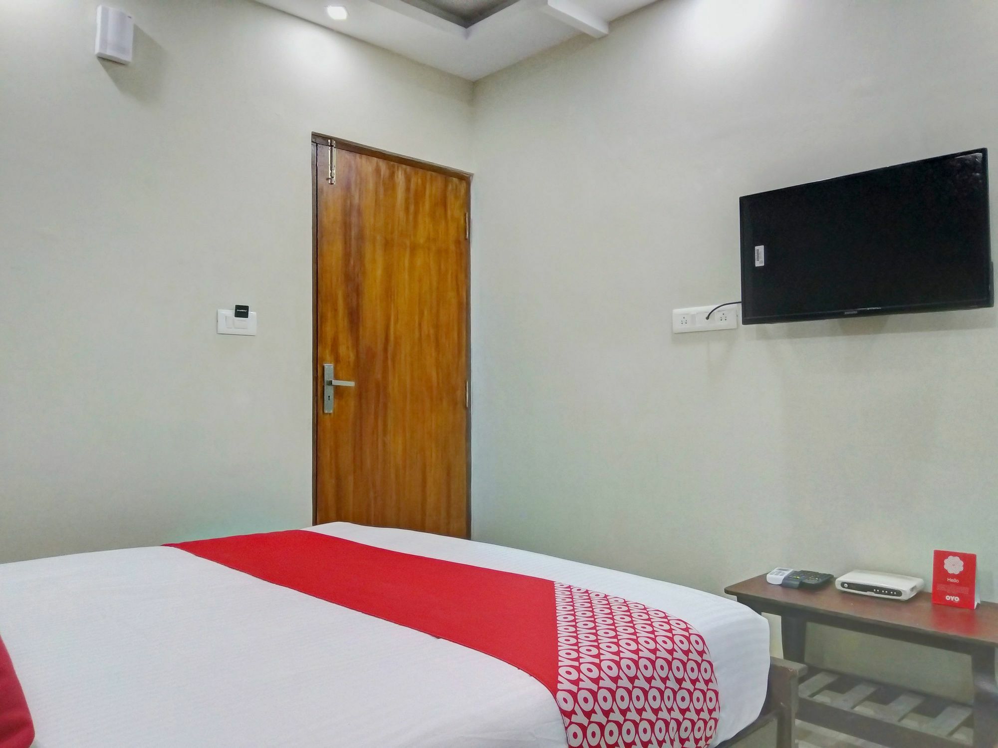 Oyo 10521 Gck Hotel