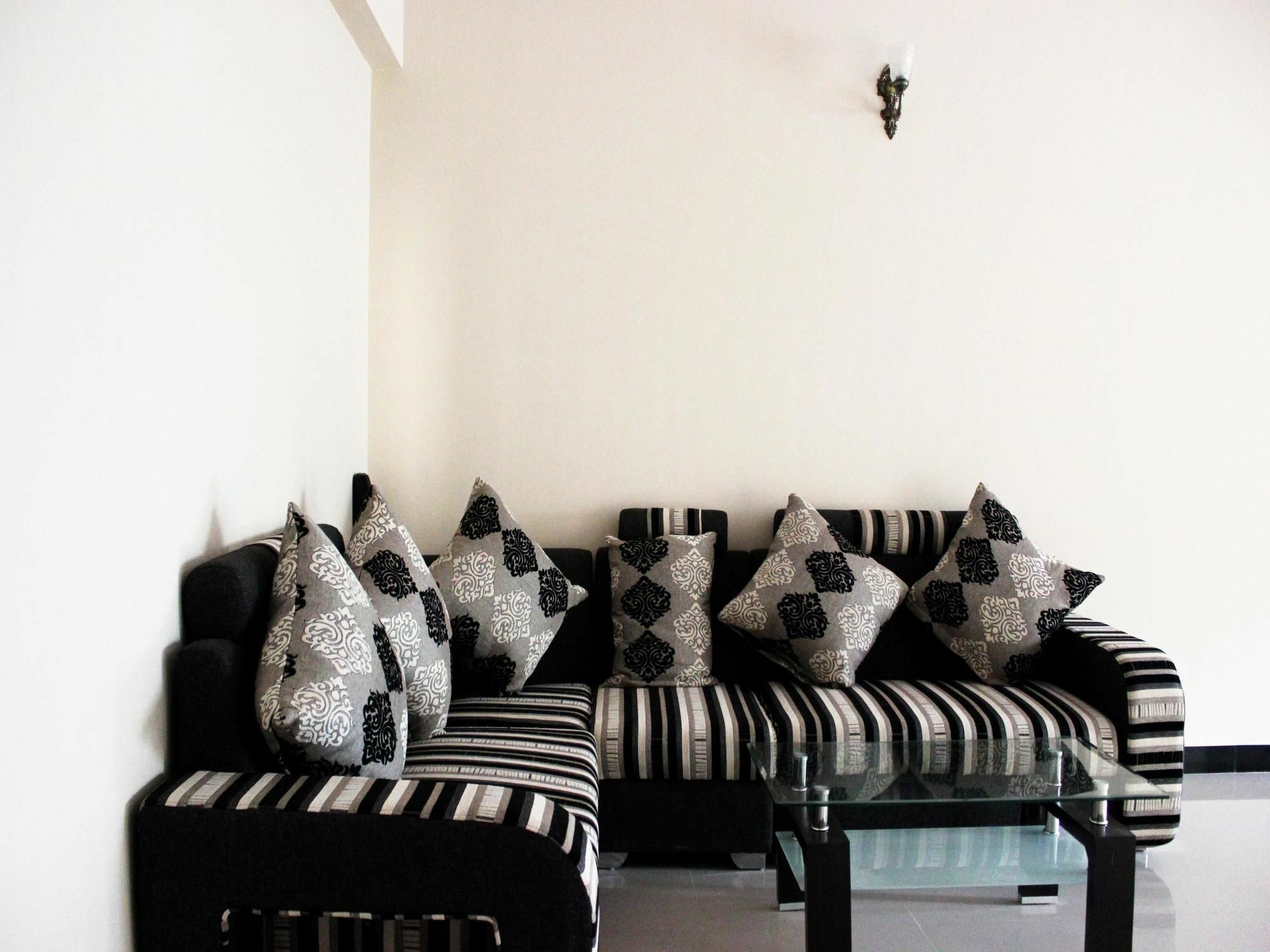 Hotel Oyo Apartments Mg Road Manipal Center