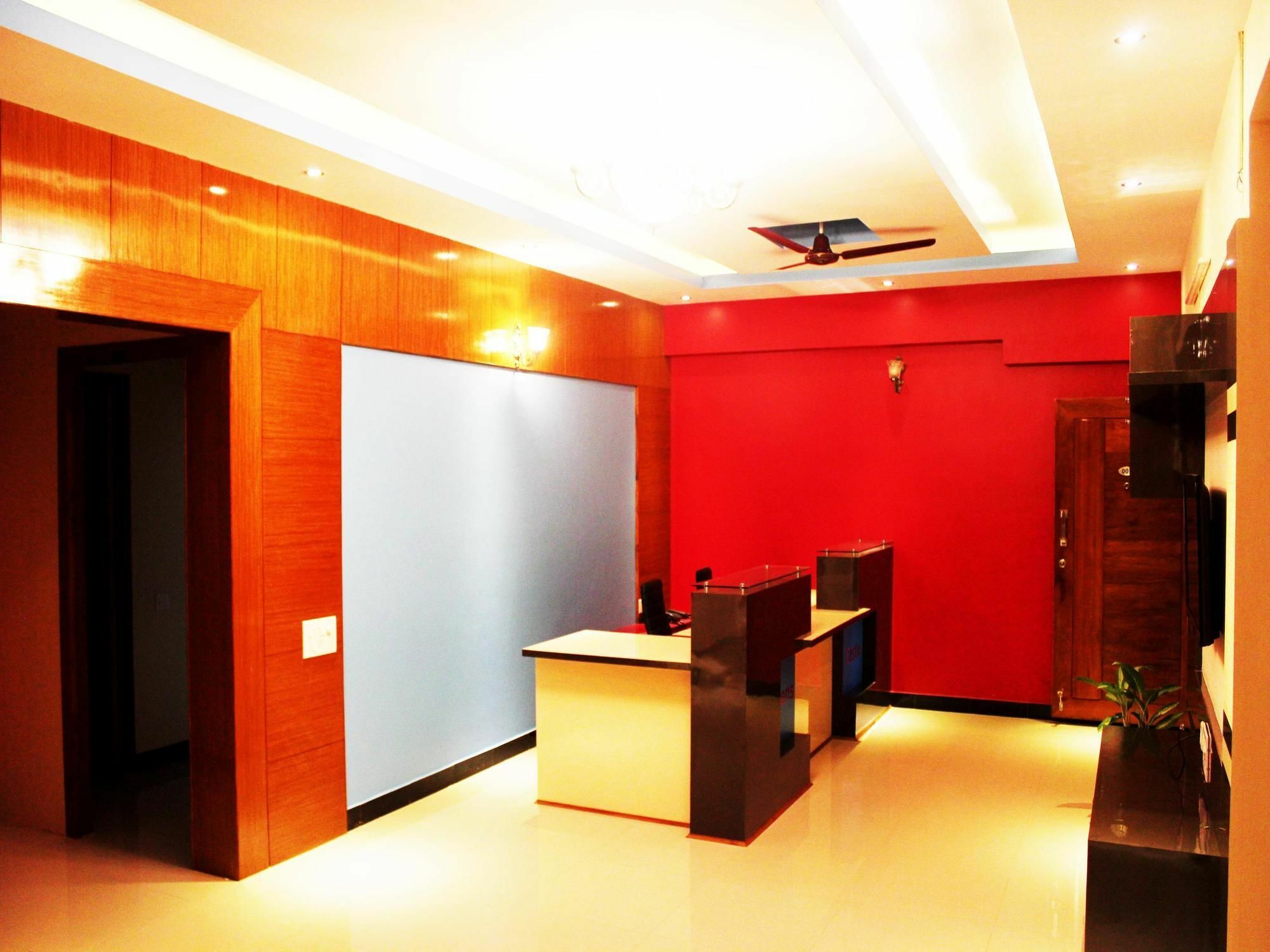 Hotel Oyo Apartments Mg Road Manipal Center 3*