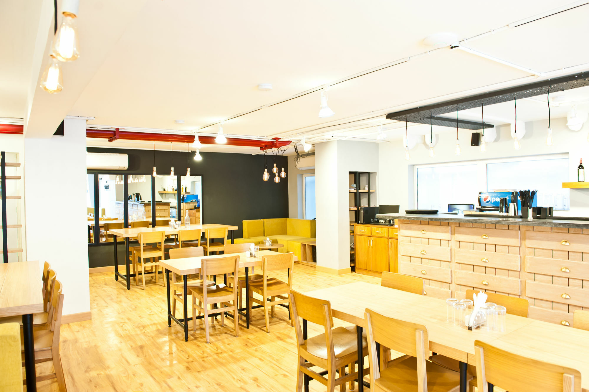 Bloomrooms @ Indiranagar Hotel 4*