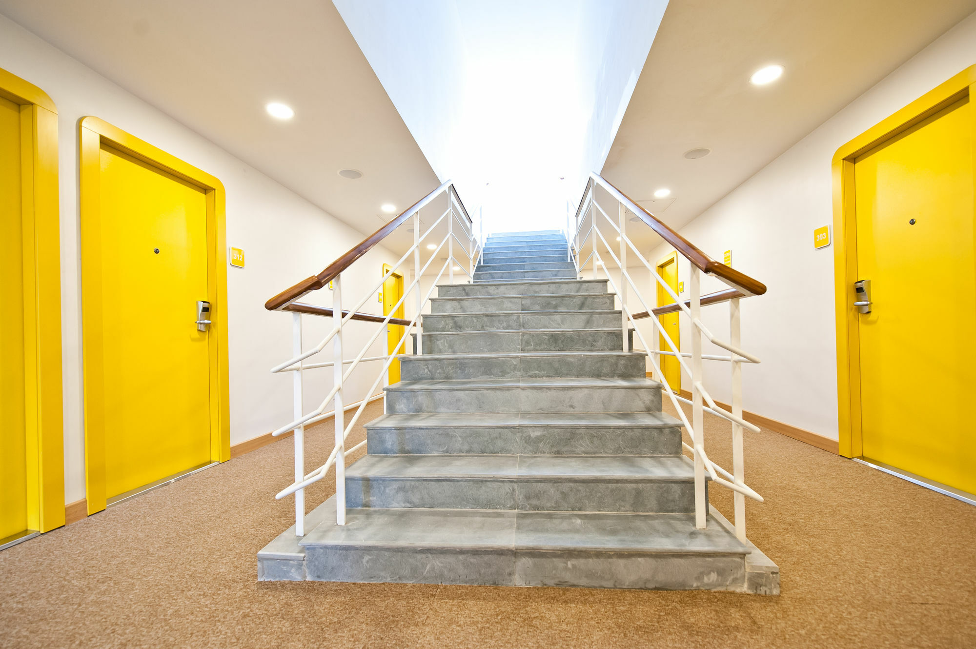 Hotel Bloomrooms @ Indiranagar Bangalore