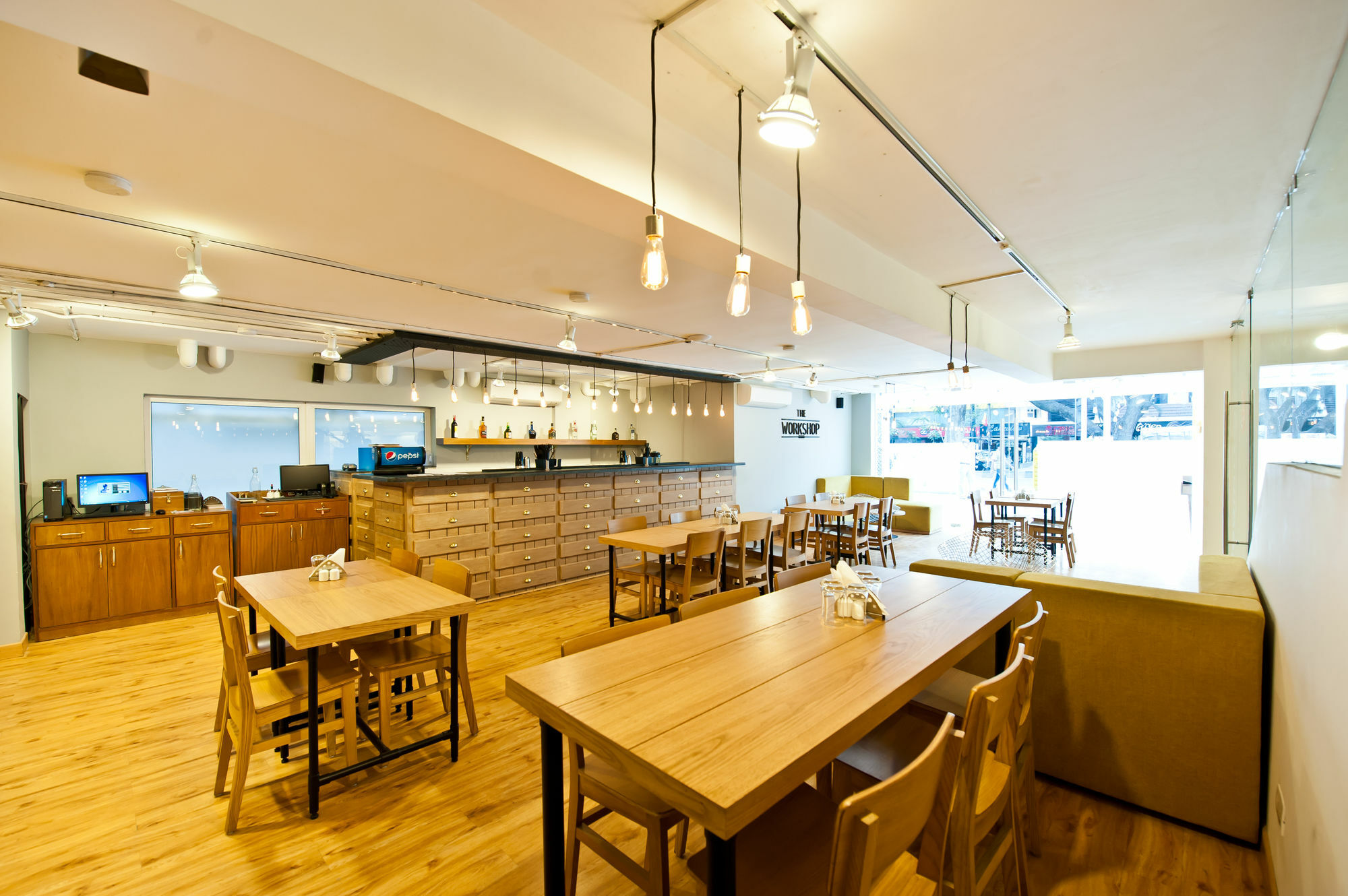 Hotel Bloomrooms @ Indiranagar 4*