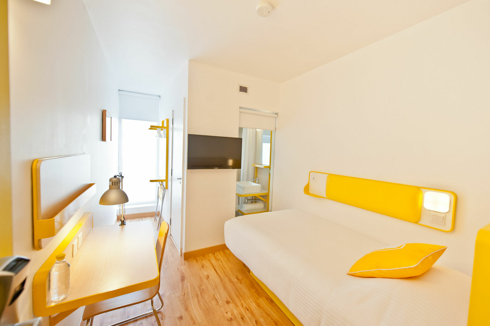 Hotel Bloomrooms @ Indiranagar