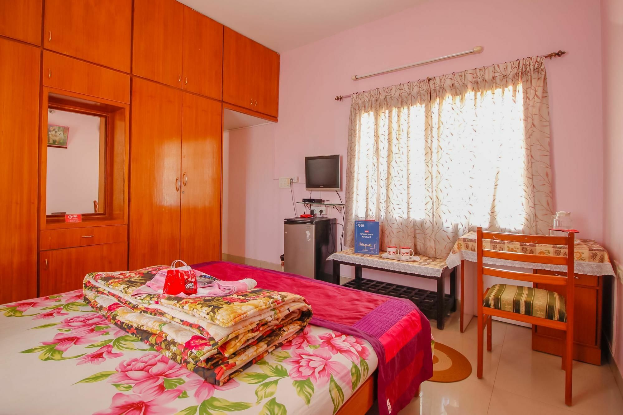 Oyo 894 Apartment Hotel 510 Chetana Hotel 3*