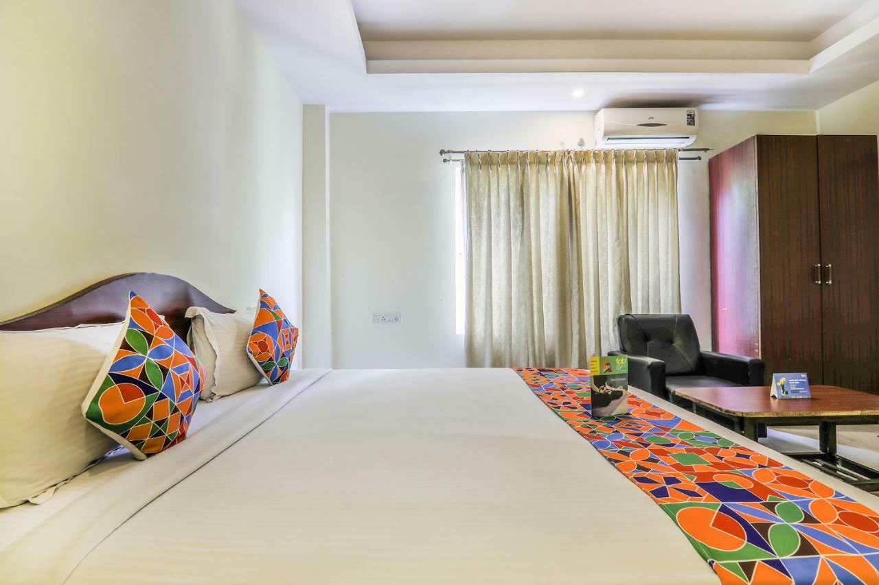 Oyo 10335 Platinum Hotel 3*