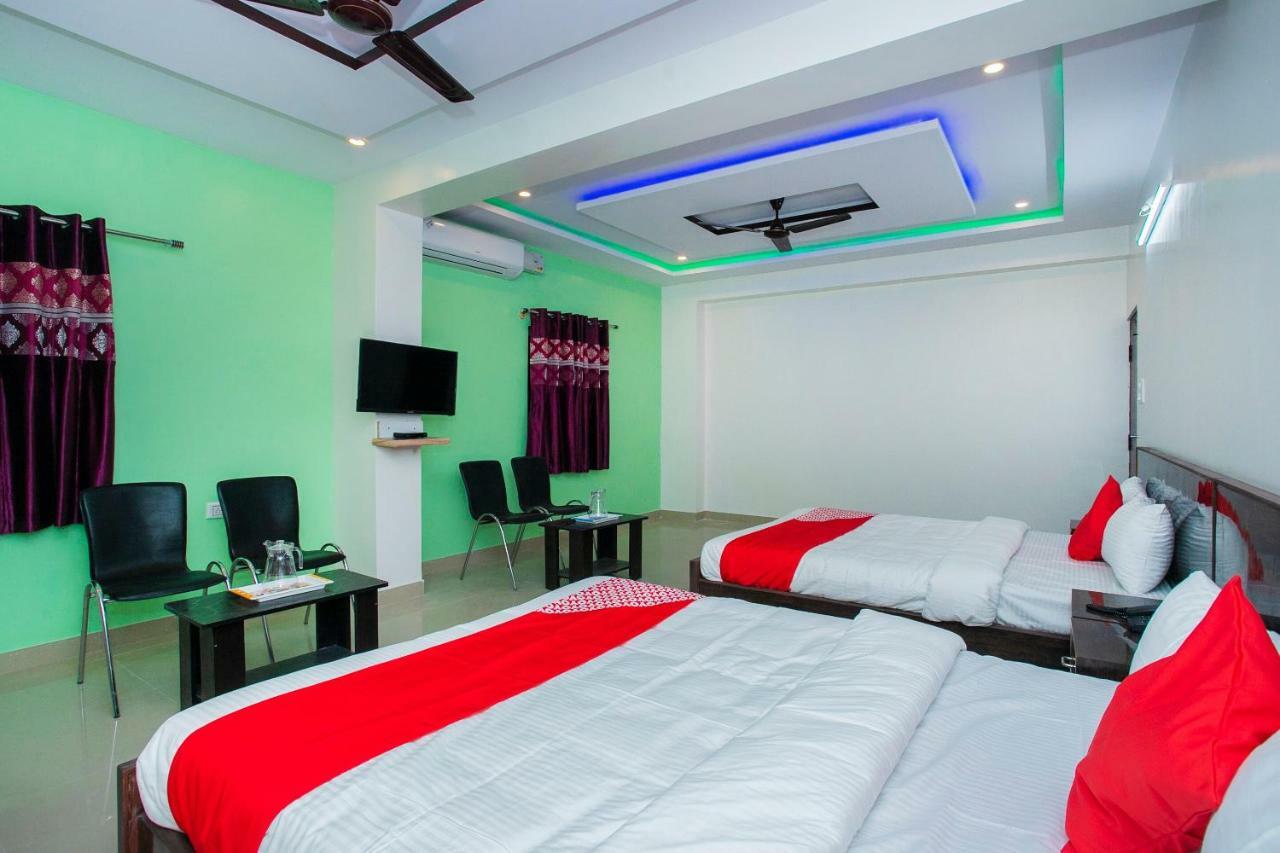 Oyo 19704 Sai Dham Comfort Hotel 3*