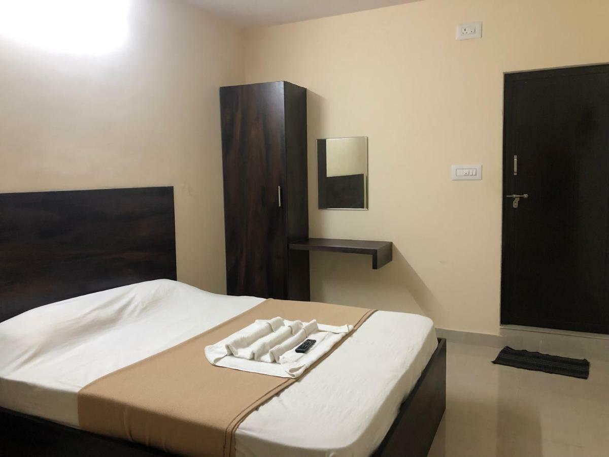 Hotel Veekay *