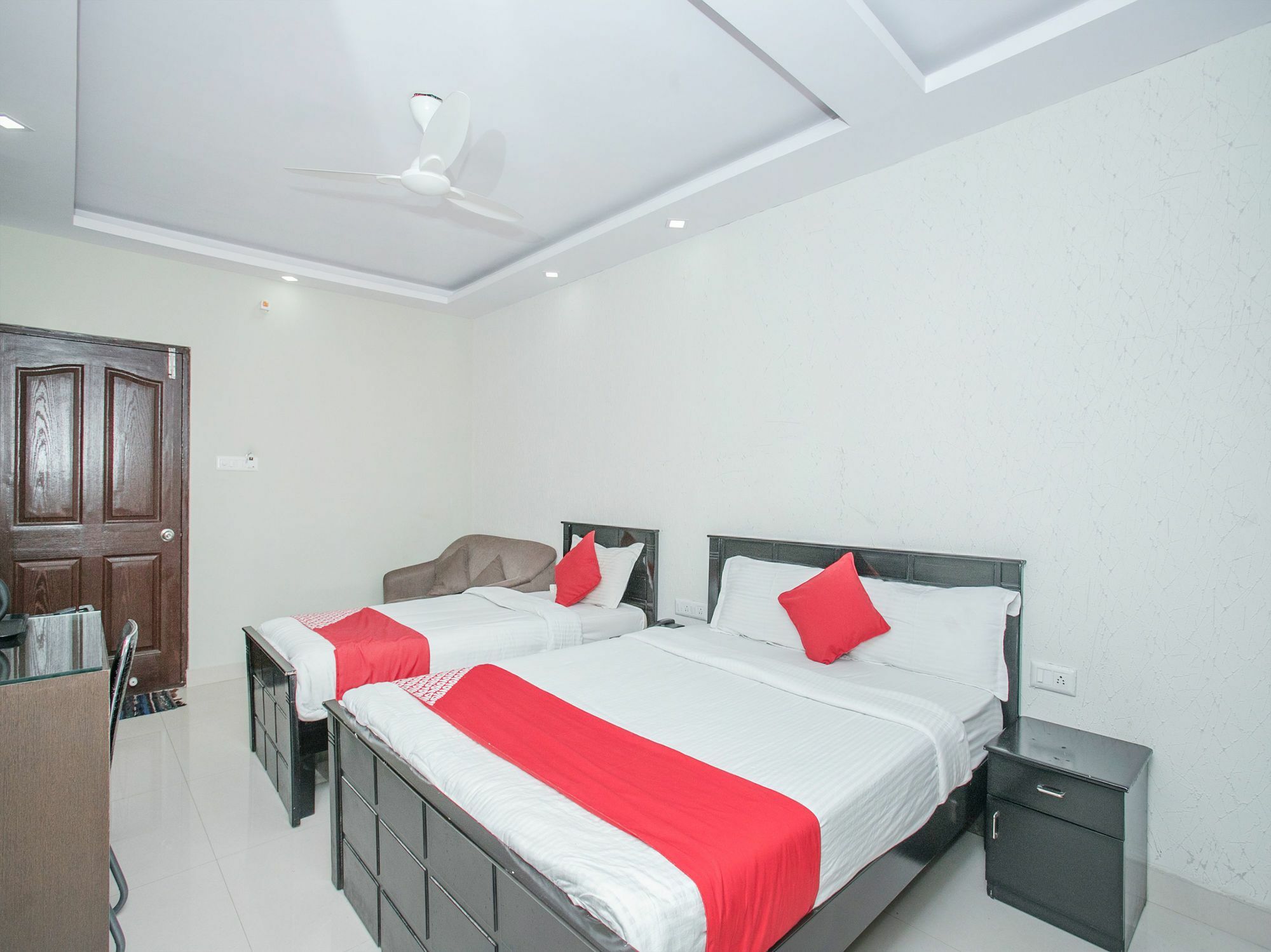 Hotel Collection O 2323 Gs