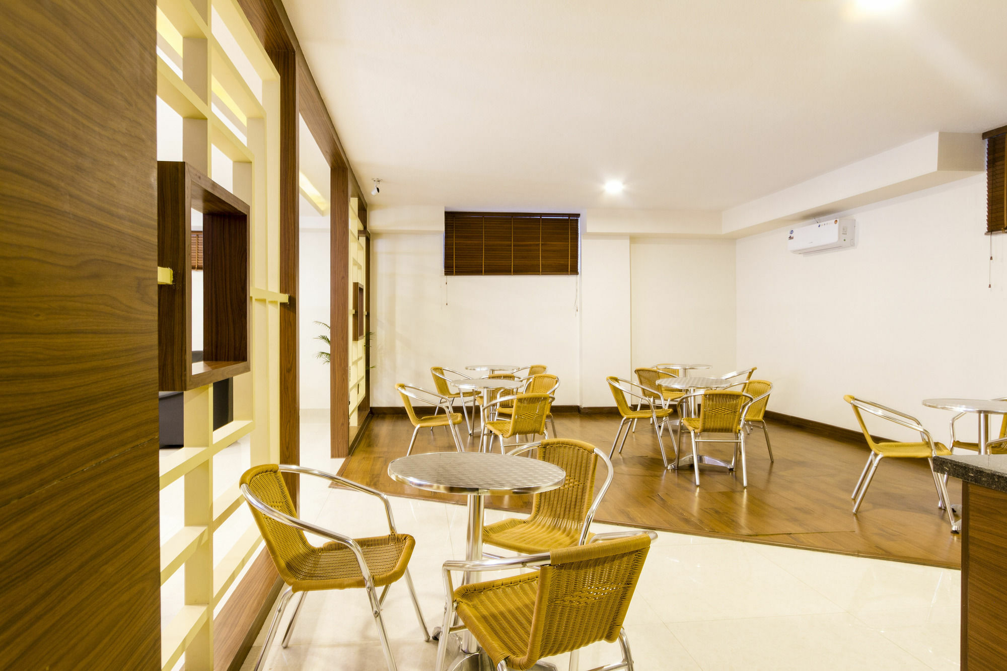 Fabhotel Grand Continent Jp Nagar 3*