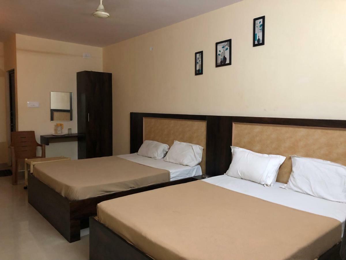 Hotel Veekay *