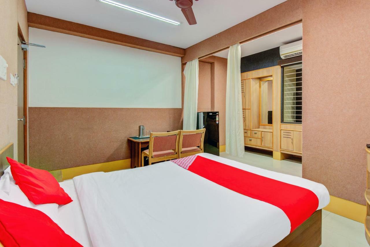 Oyo 1327 Inchara Hotel 3*