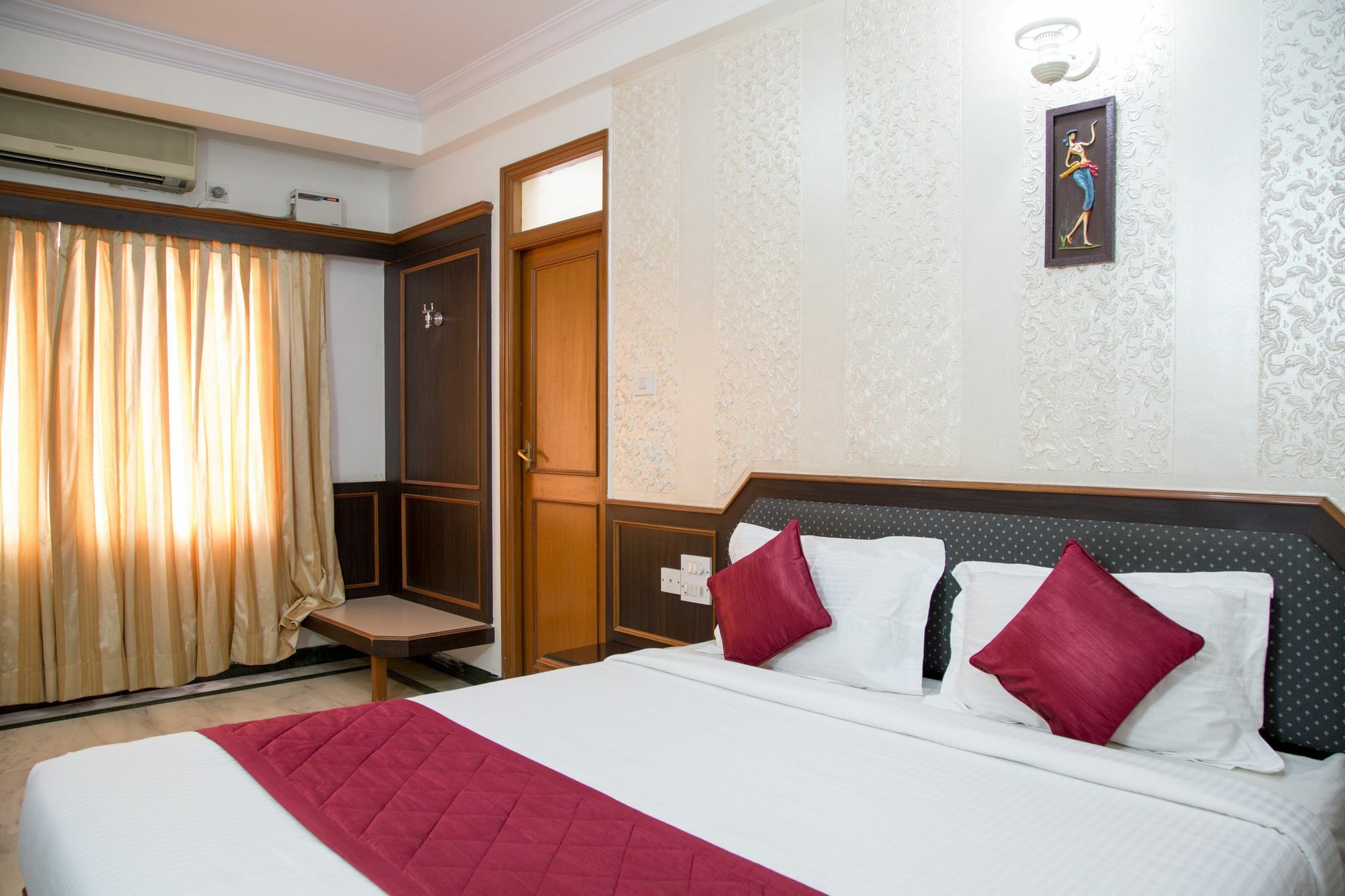 Hotel Oyo Majestic 2