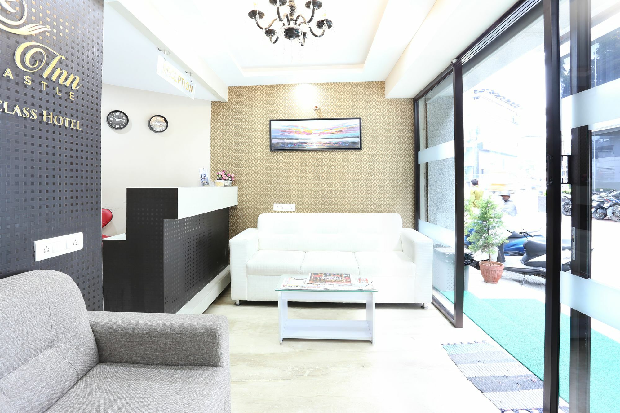 Hotel Treebo Live Castle 3*