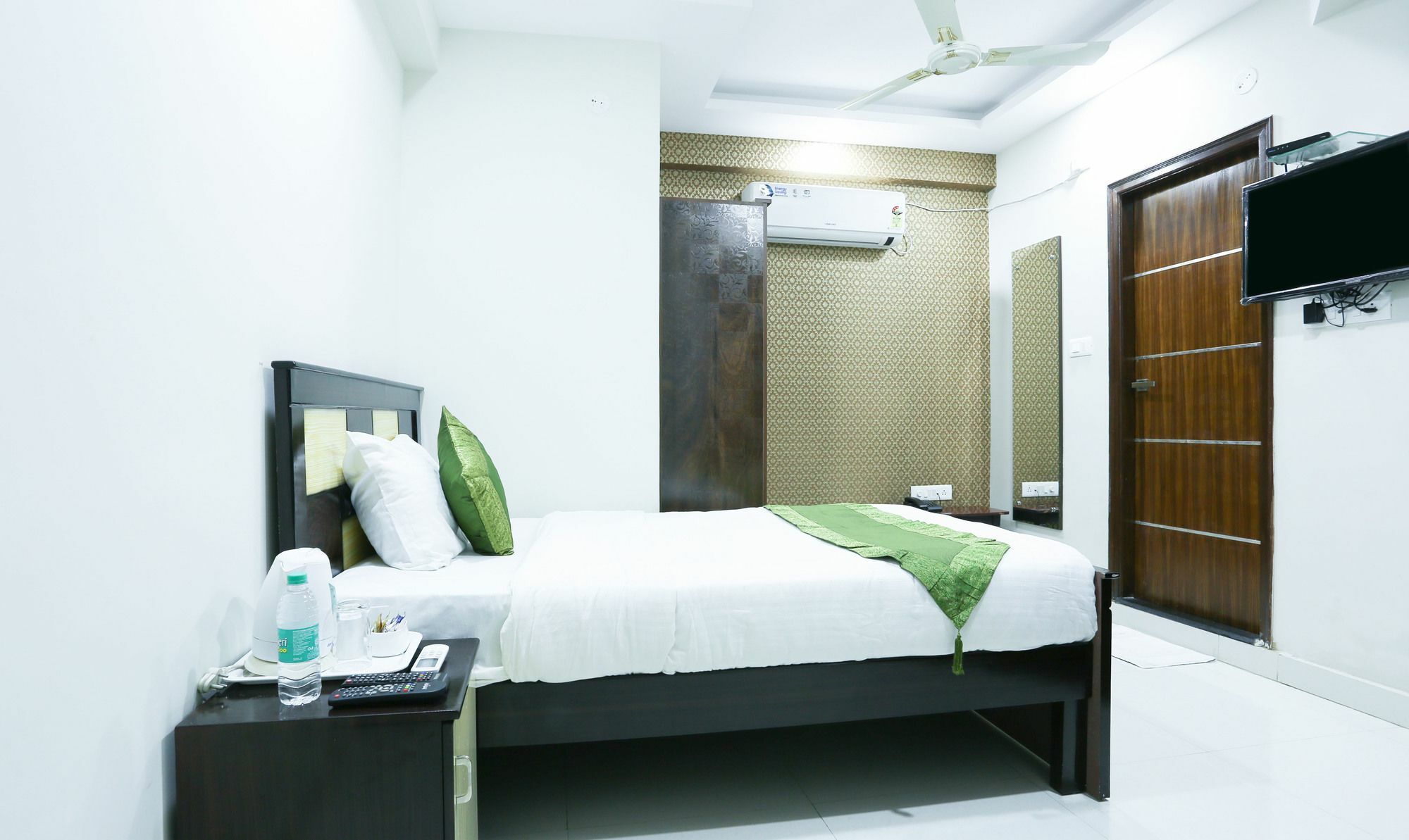 Hotel Treebo Live Castle Bangalore