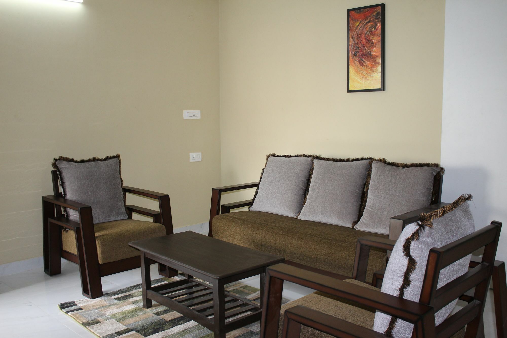 Catalyst Suites-jp Nagar 2*