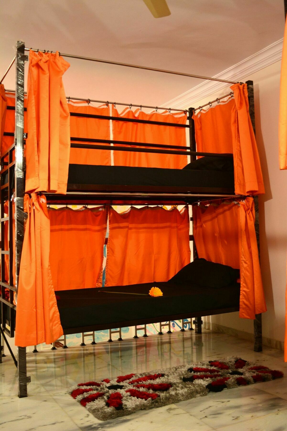 Social Rehab Downtown Hostel *