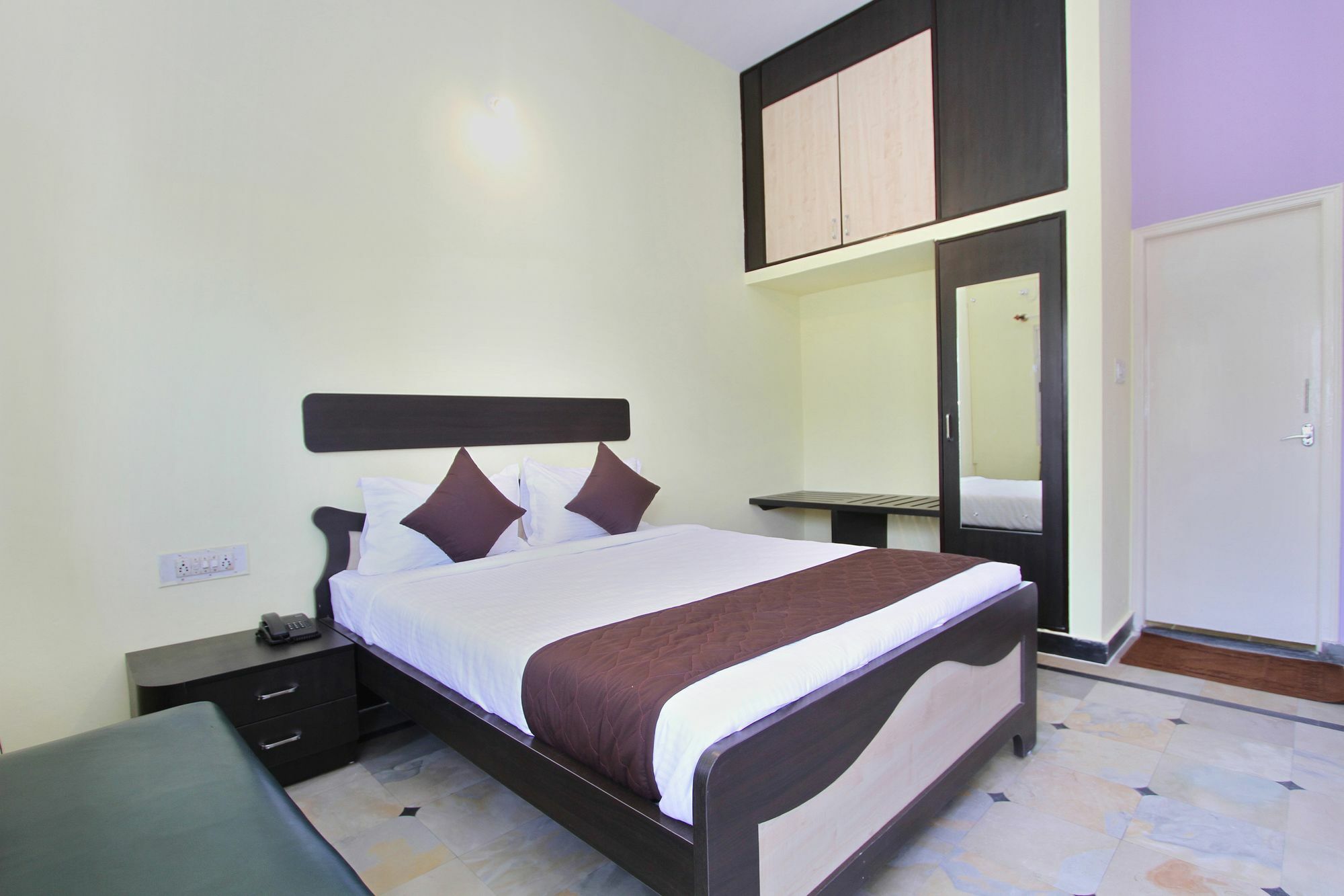 Oyo 9060 Sri Sai Guest 3* Bangalore