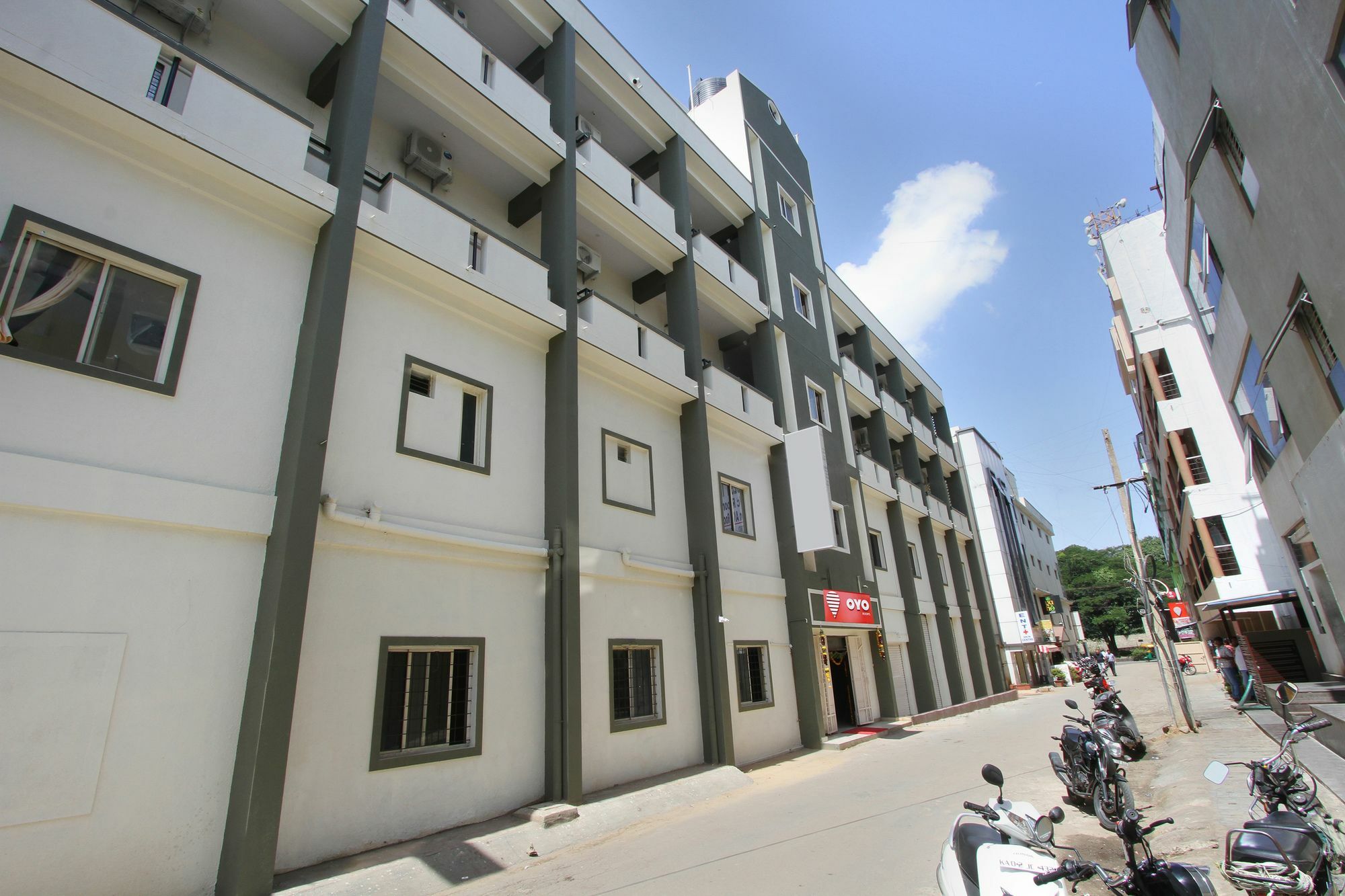 Hotel Oyo 9060 Sri Sai Guest