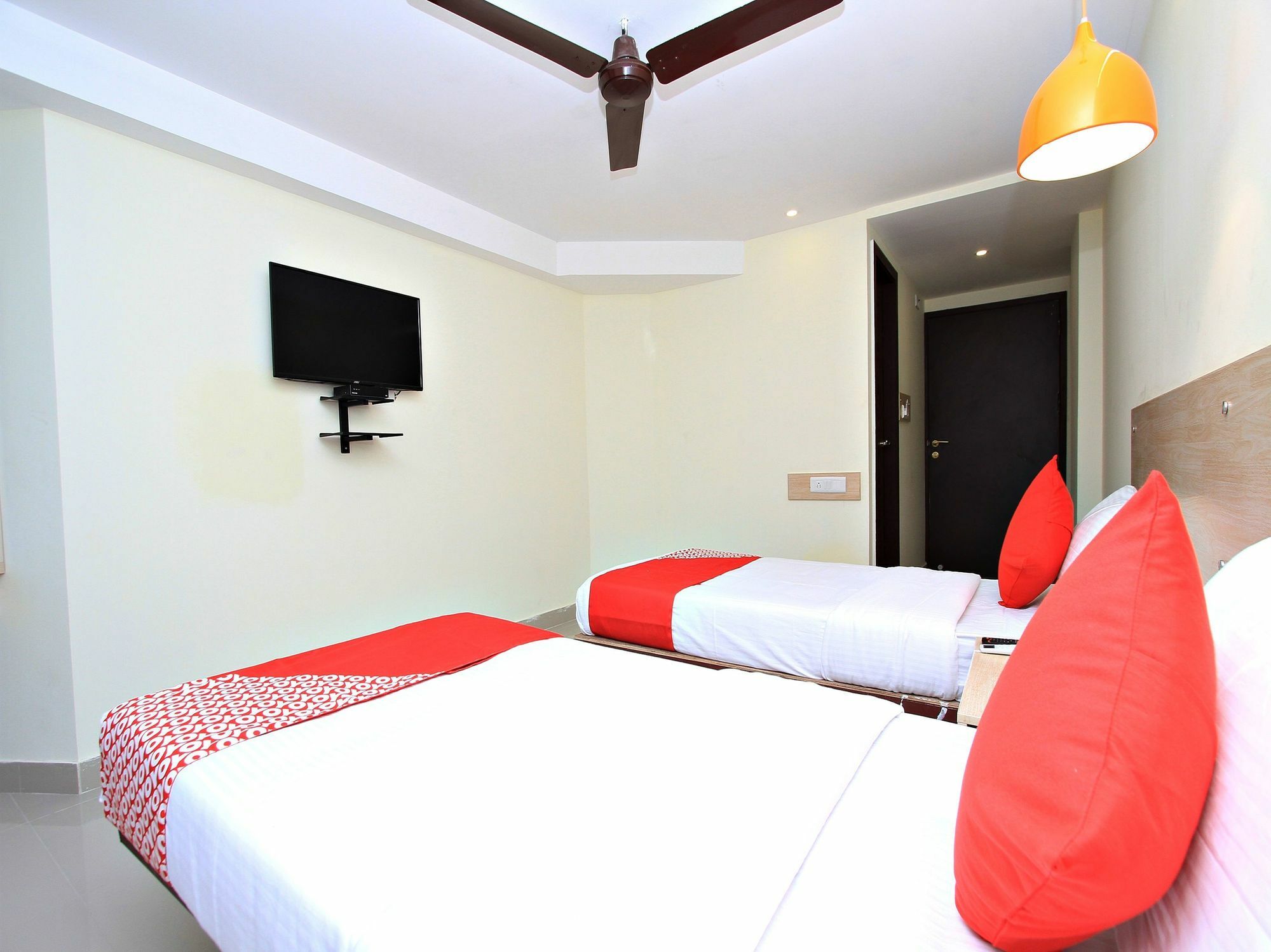 Hotel Oyo 11927 Varcity Imperium