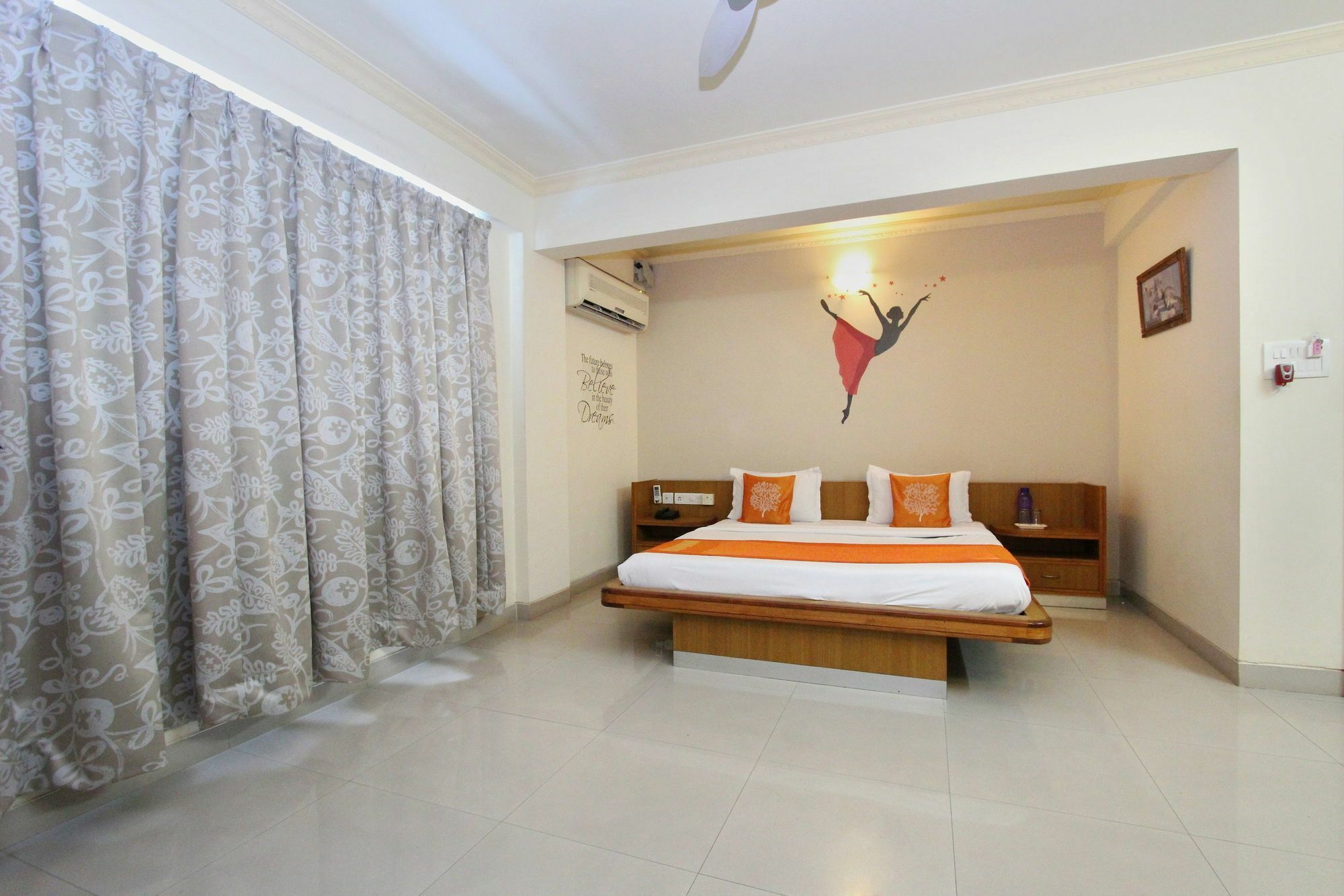 Oyo 8252 Aayush Corporate 2*